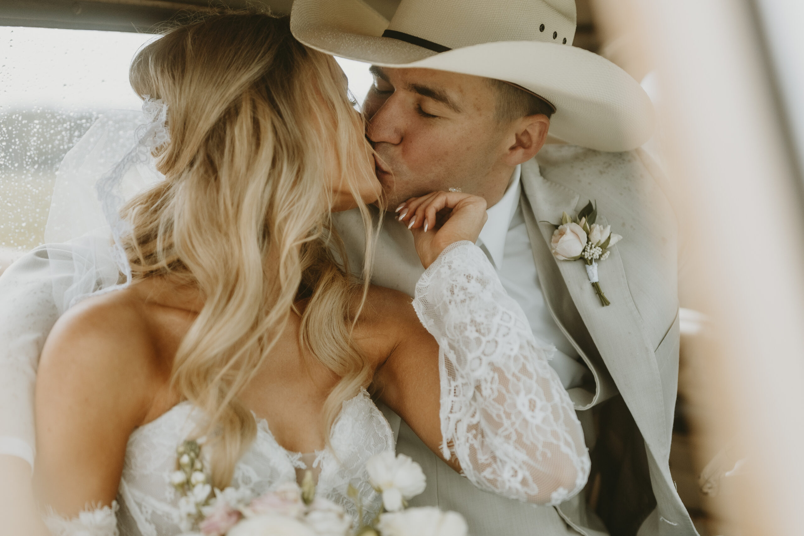 Tuck’d Inn Farm wedding photos